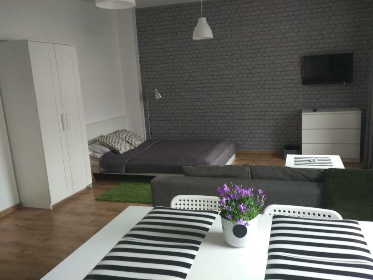 Kamienica Apartment Uniejow Exterior photo