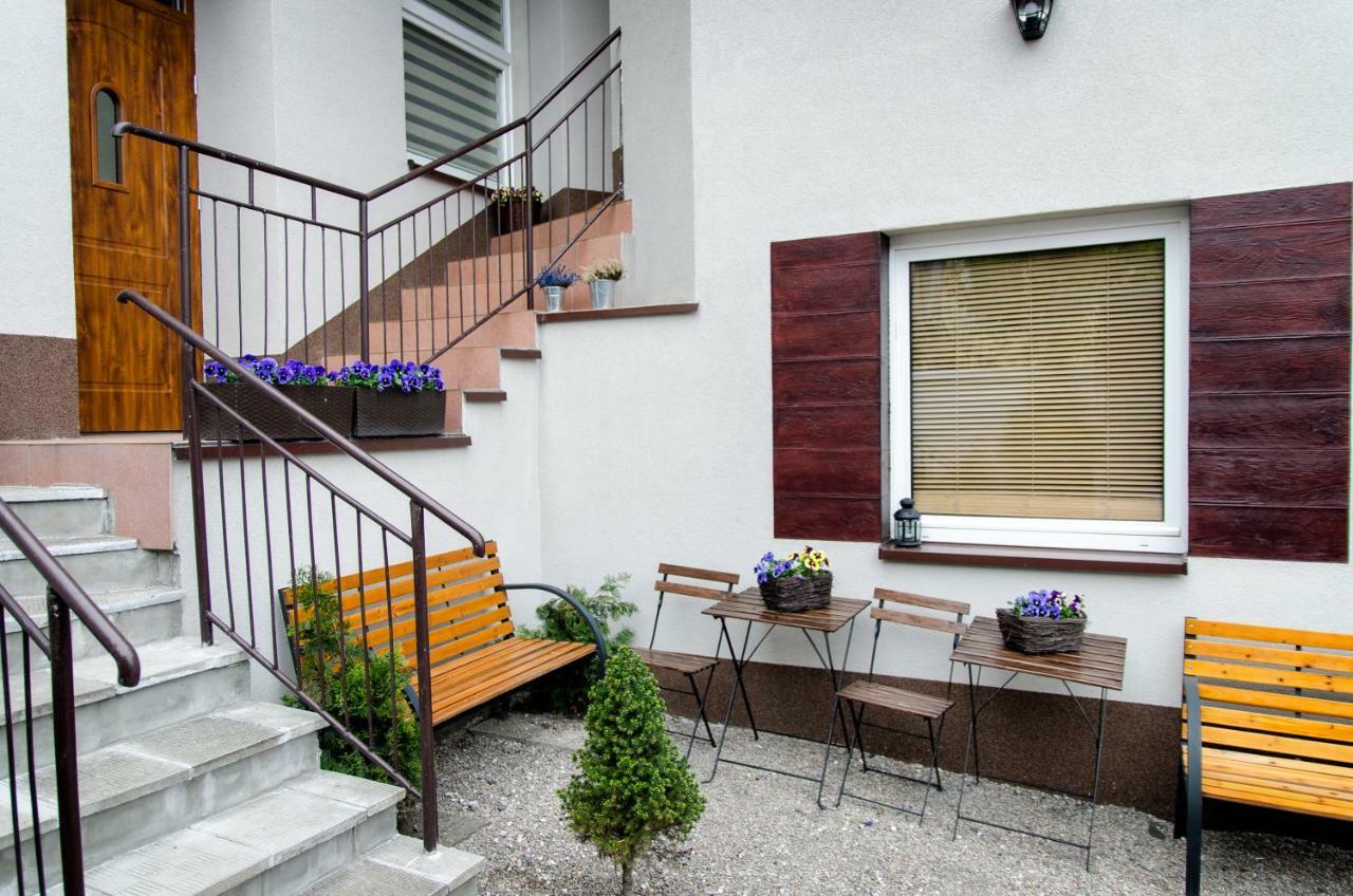 Kamienica Apartment Uniejow Exterior photo